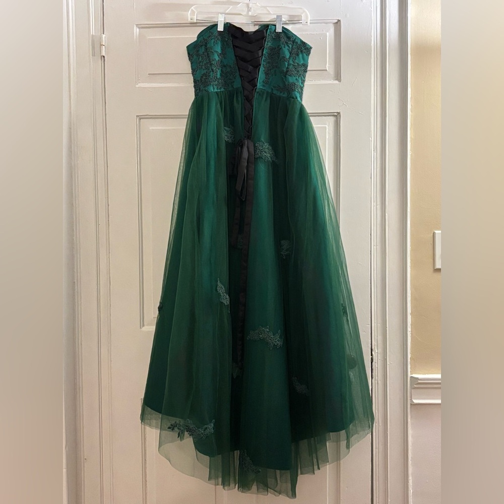 Girls Strapless Tulle Applique Green Ball Gown, size 14-16 - Picture 2 of 5